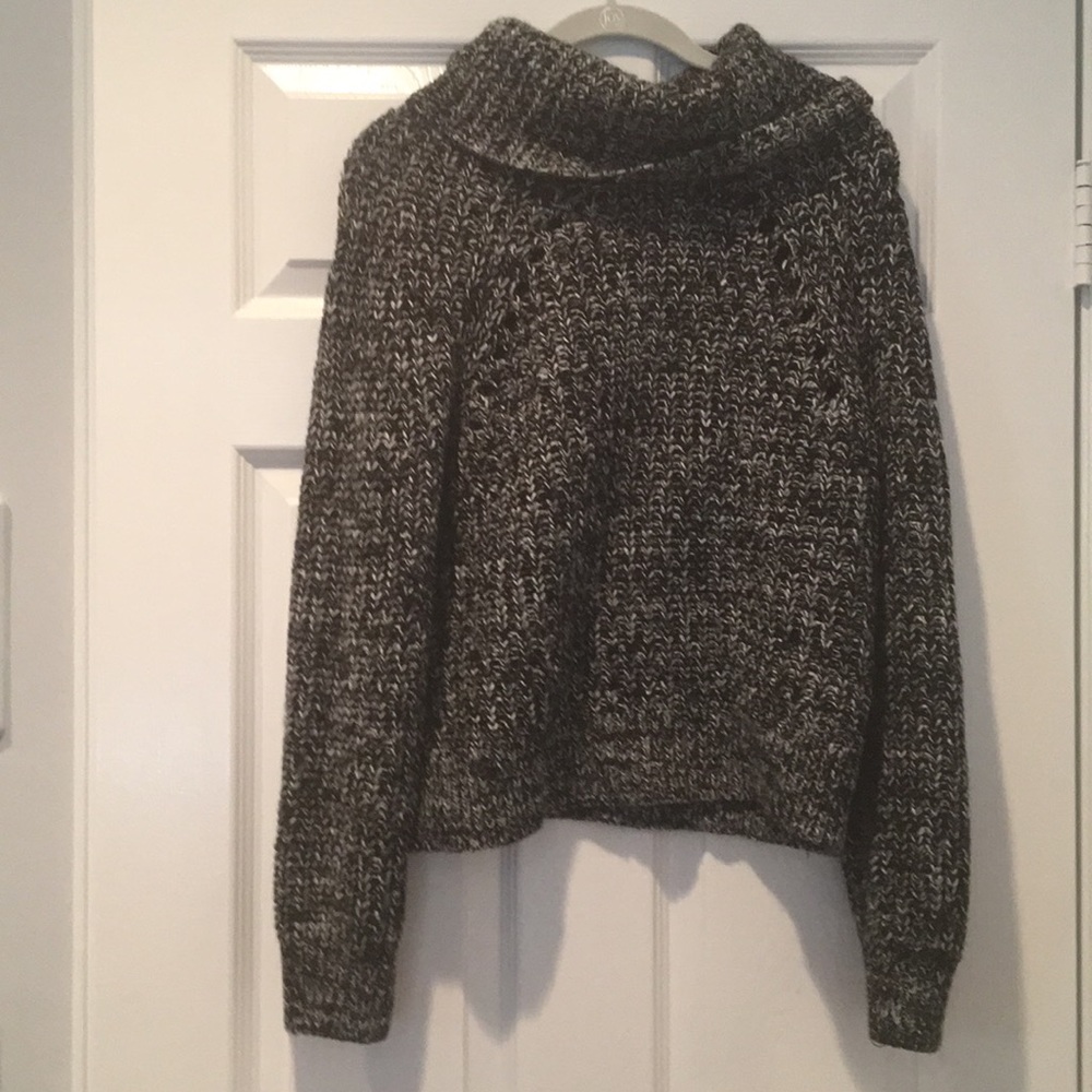 Kendall & Kylie Size XS Sweater